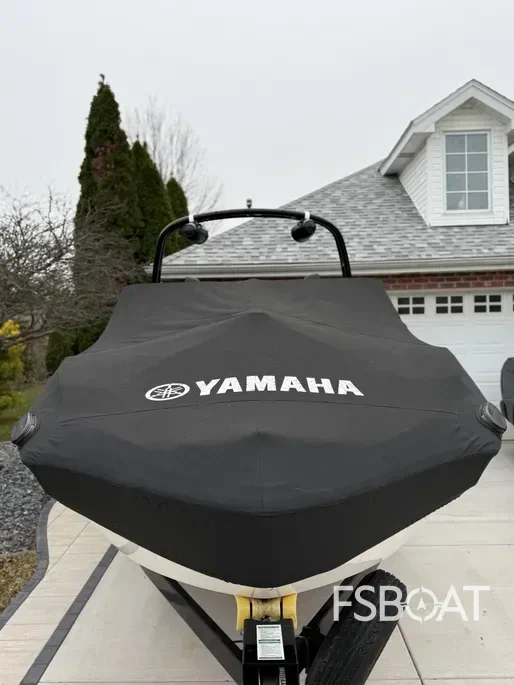 2017 Yamaha Boats AR240 - Media 7