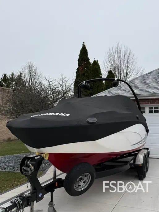 2017 Yamaha Boats AR240 - Media 4