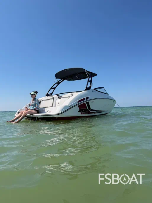 2017 Yamaha Boats AR240 - Media 23