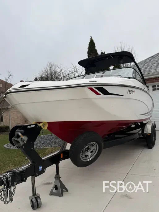 2017 Yamaha Boats AR240 - Media 2
