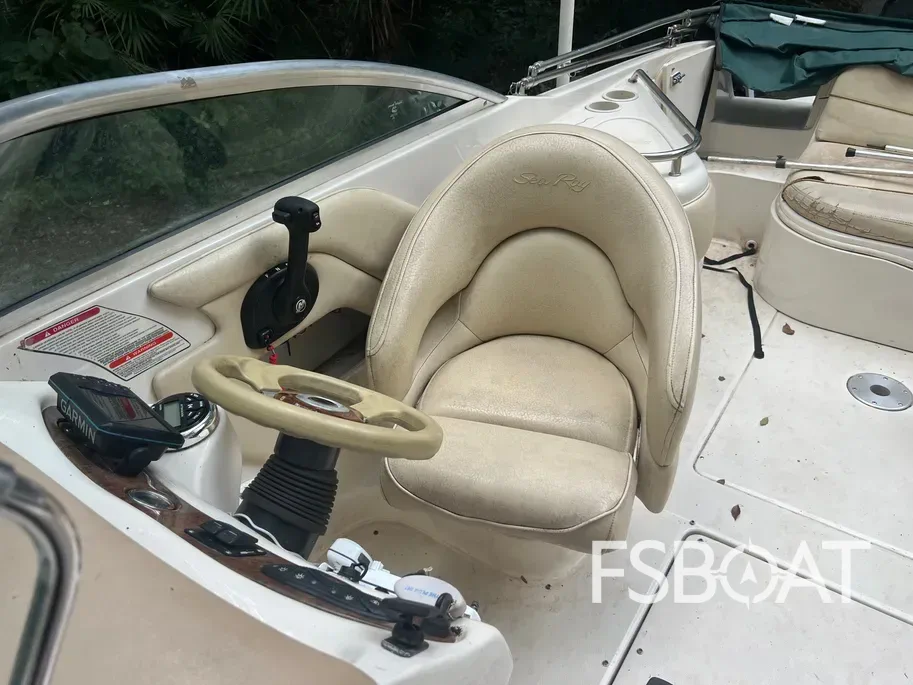 2001 Sea Ray 240 Sundeck - Media 10