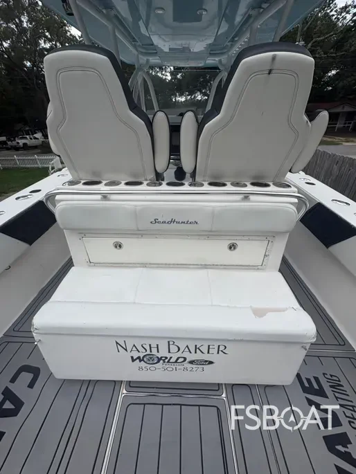 2010 SeaHunter 40 - Media 16