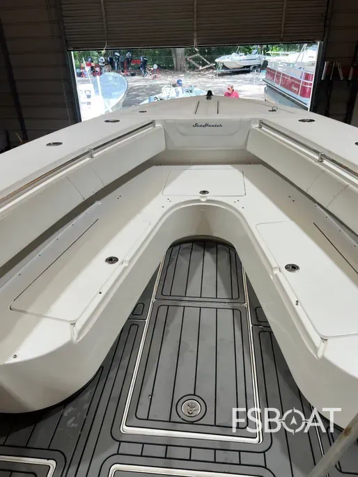 2010 SeaHunter 40 - Media 5