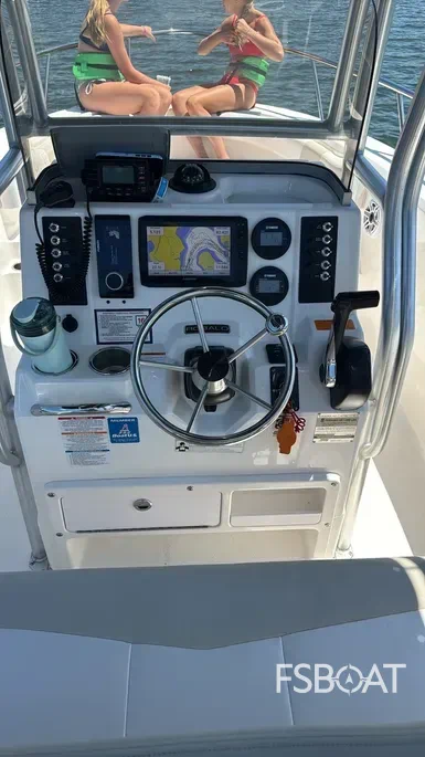 2015 Robalo R200 Center Console - Media 9