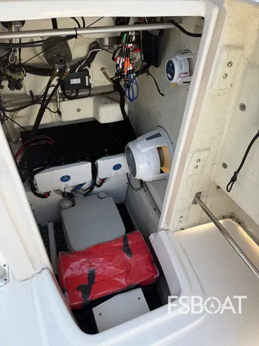 2015 Robalo R200 Center Console - Media 6