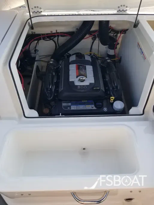 2022 Bayliner VR5 - Media 12