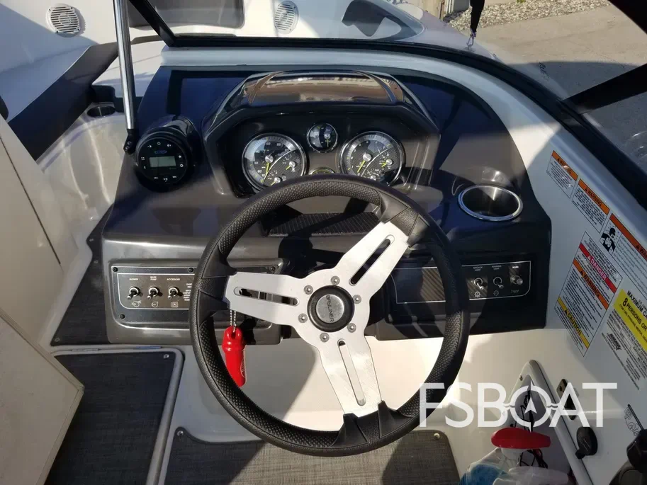 2022 Bayliner VR5 - Media 8