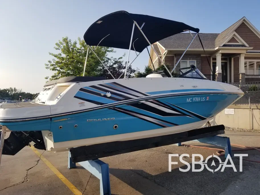2022 Bayliner VR5 - Media 2