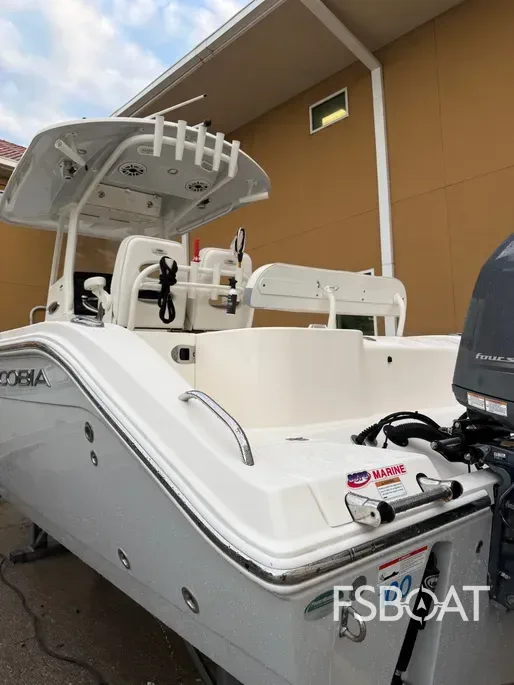 2020 Cobia 262 Center Console - Media 6