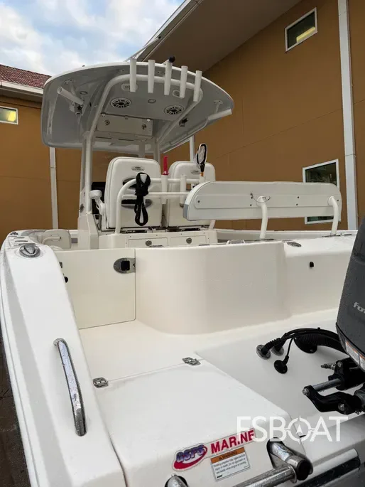 2020 Cobia 262 Center Console - Media 4