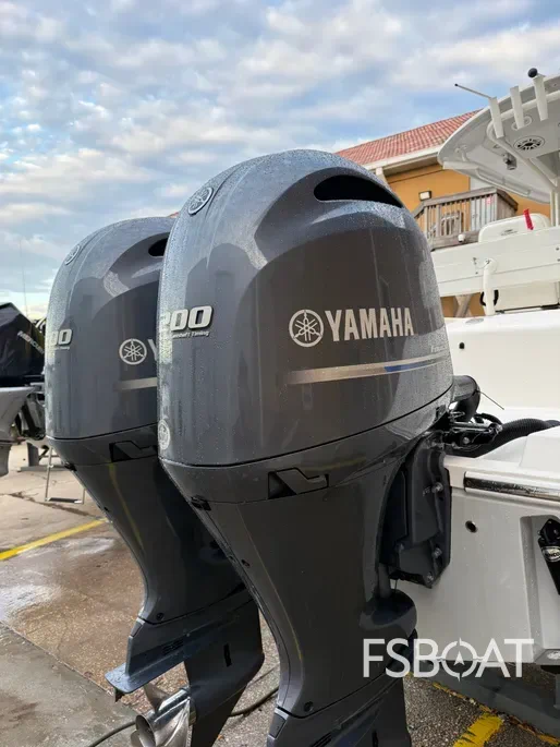 2020 Cobia 262 Center Console - Media 10