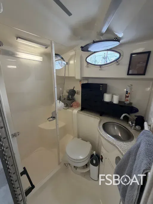 1999 Rinker Fiesta Vee 330 - Media 11
