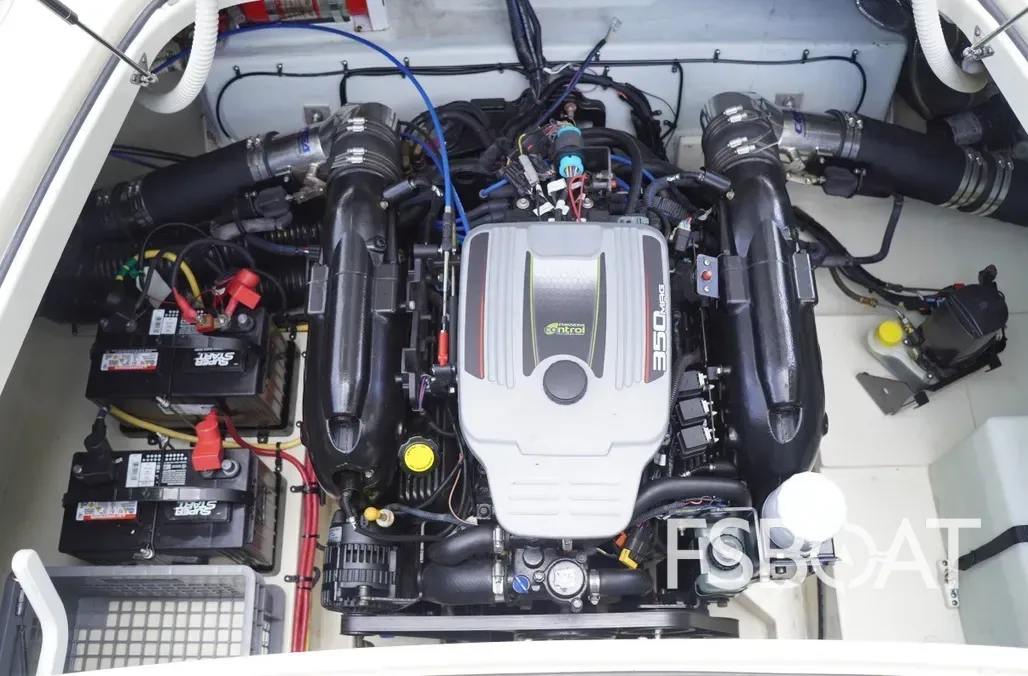 2015 Chris-Craft Launch 22 - Media 16
