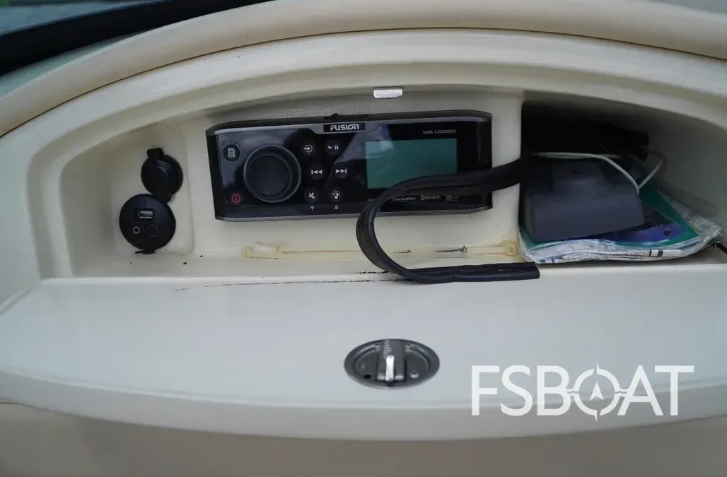 2015 Chris-Craft Launch 22 - Media 14