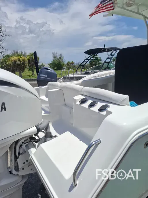 2017 Sea Hunt Ultra 235SE - Media 7