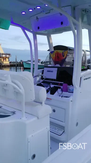 2017 Sea Hunt Ultra 235SE - Media 12