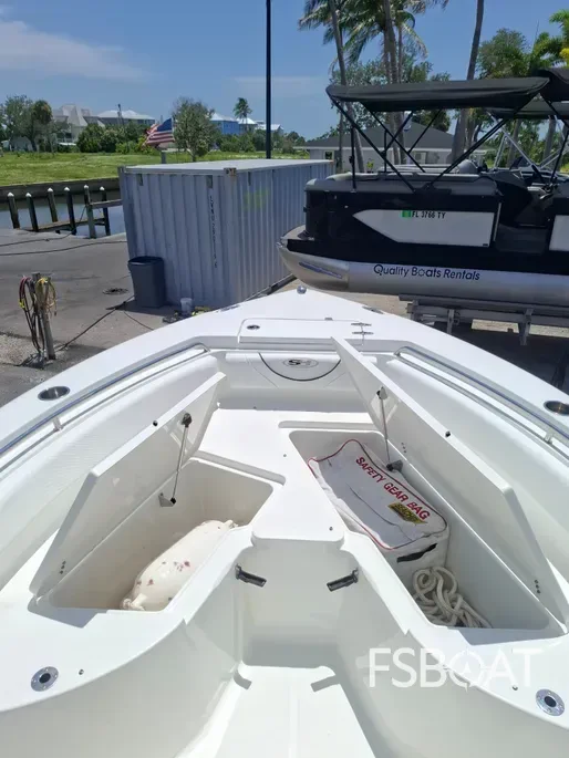 2017 Sea Hunt Ultra 235SE - Media 20