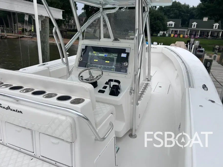 2011 SeaHunter 37T - Media 11