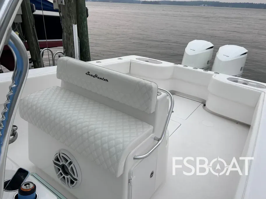 2011 SeaHunter 37T - Media 10