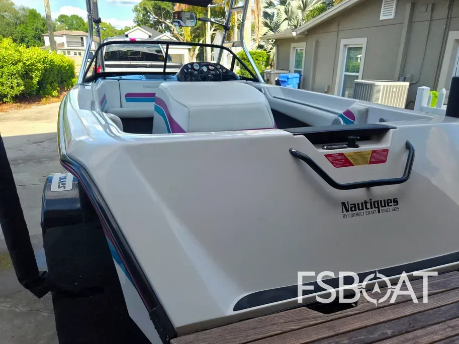 1994 Correct Craft Ski Nautique - Media 4