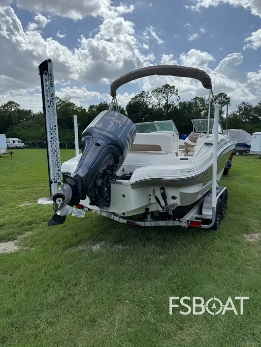 2015 SouthWind 2400 SD - Media 3