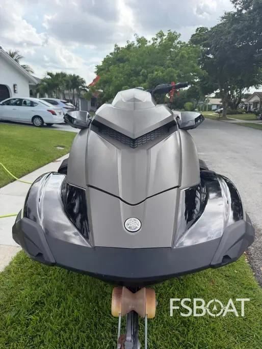 2022 Yamaha WaveRunner GP1800R SVHO - Media 6