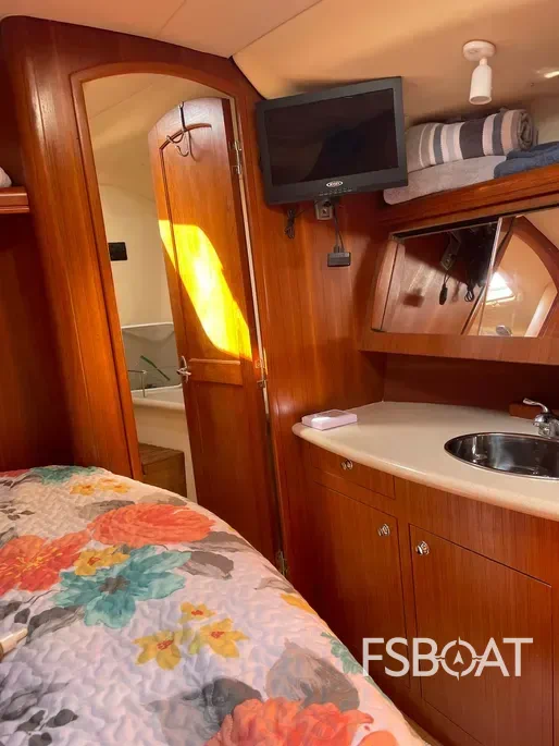 2004 Hunter 41 Aft Cockpit - Media 6