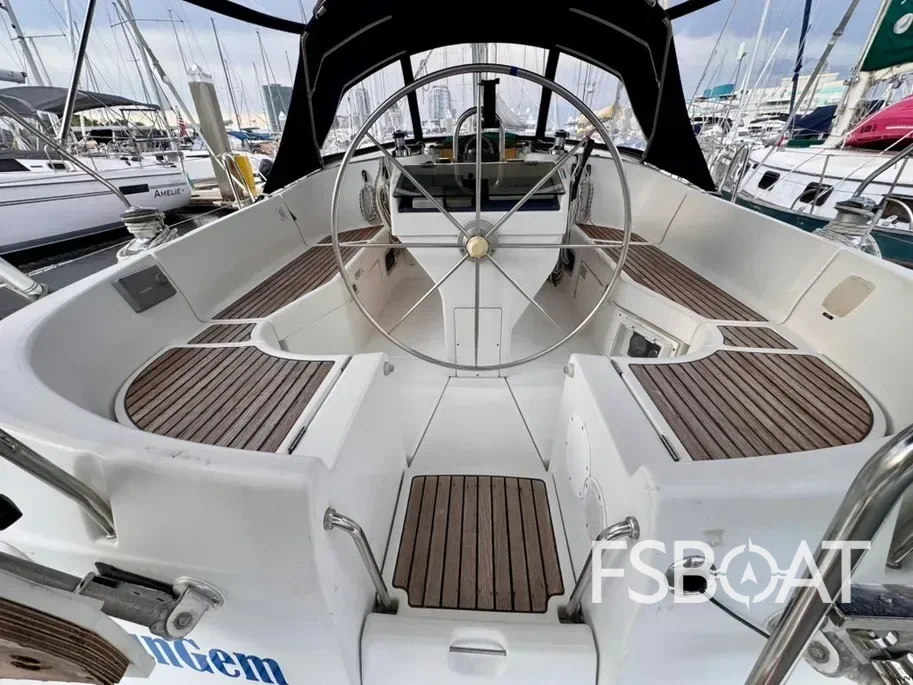 2001 Beneteau 411 - Media 16