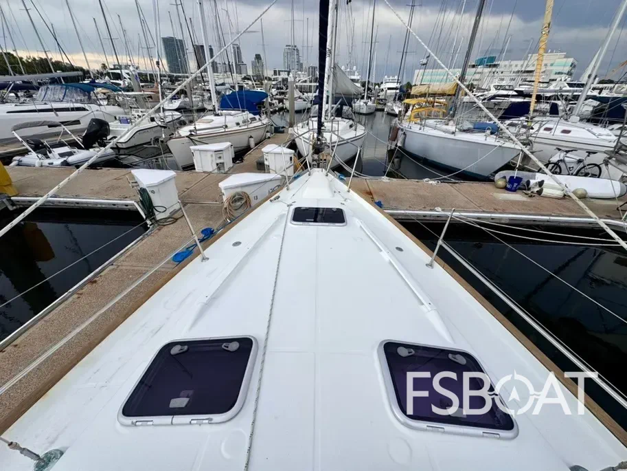 2001 Beneteau 411 - Media 7