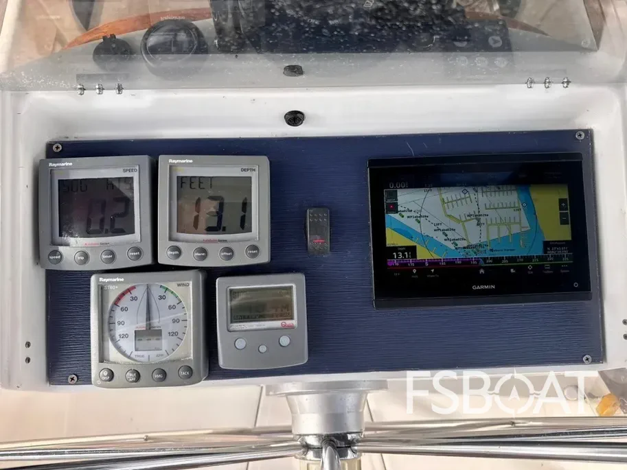 2001 Beneteau 411 - Media 22