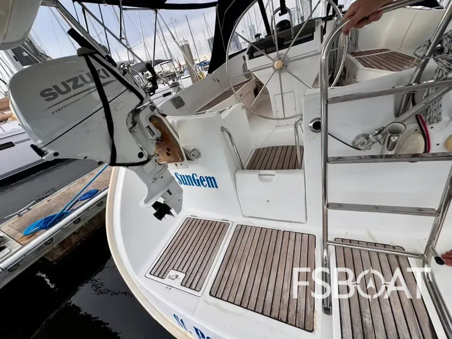 2001 Beneteau 411 - Media 23