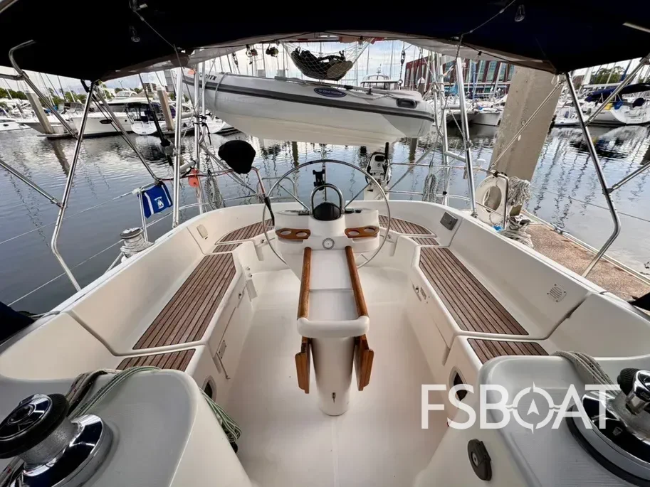2001 Beneteau 411 - Media 17