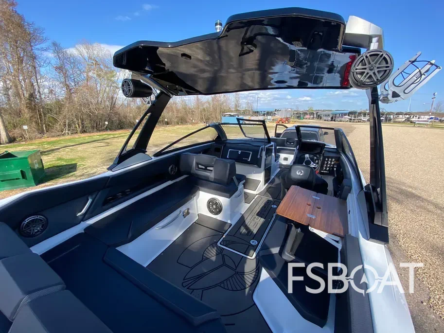 2022 Scarab 285 ID - Media 7
