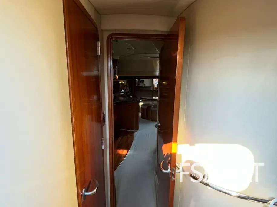2005 Sea Ray 500 Sundancer - Media 10