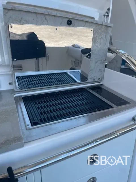 2018 Boston Whaler 420 Outrage - Media 11