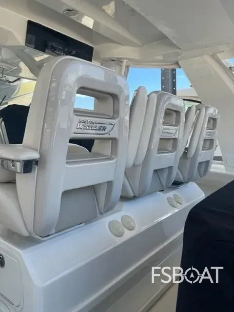 2018 Boston Whaler 420 Outrage - Media 9