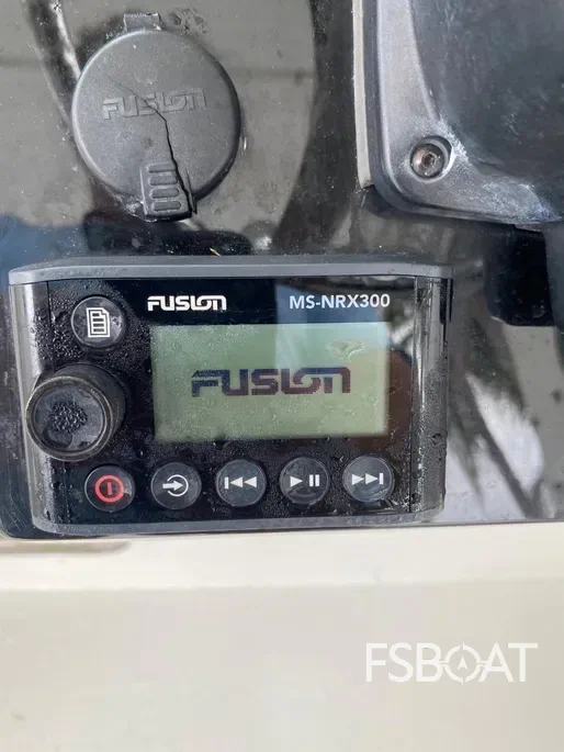 2003 Goldline Pilothouse - Media 6