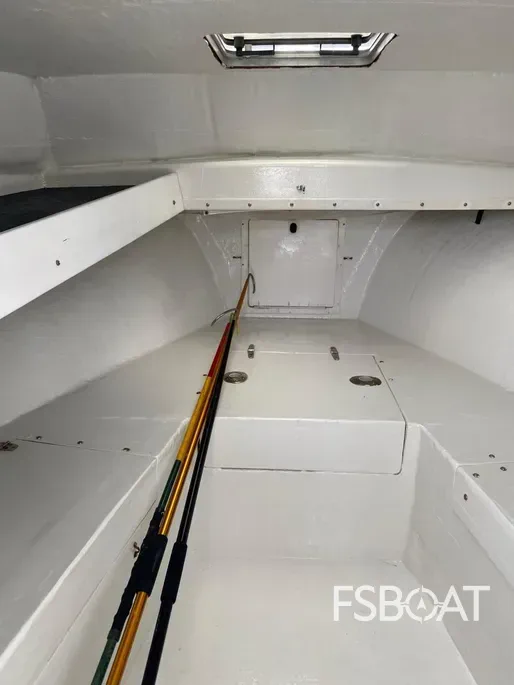 2003 Goldline Pilothouse - Media 12