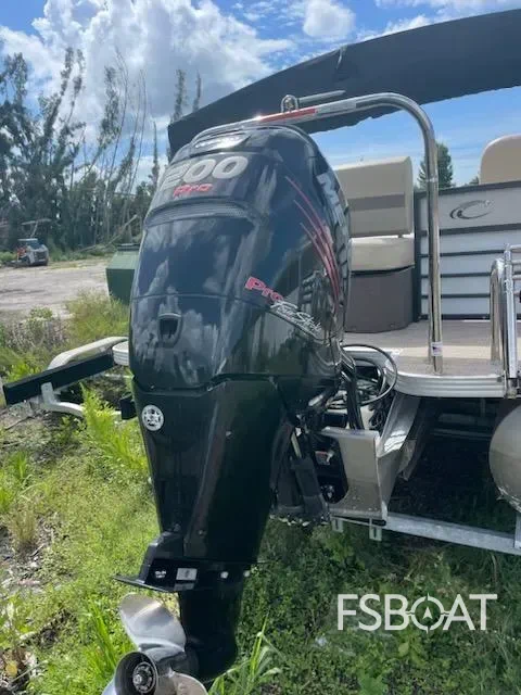 2018 Crest Caliber 250 SLC - Media 3