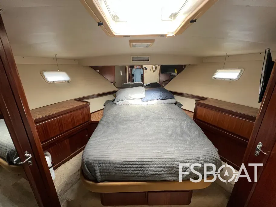 1988 Hatteras 52 Sportfish Convertible - Media 6
