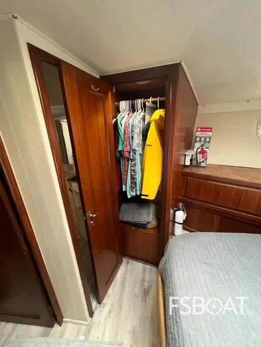 1988 Hatteras 52 Sportfish Convertible - Media 3