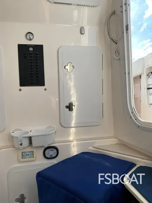 2015 Edgewater 280CC - Media 16