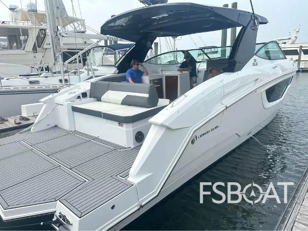 2021 Cruisers Yachts 38 GLS - Media 3