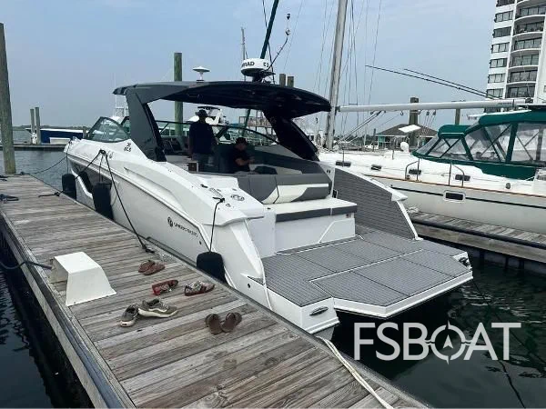 2021 Cruisers Yachts 38 GLS - Media 5