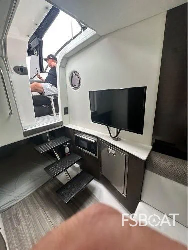 2021 Cruisers Yachts 38 GLS - Media 7