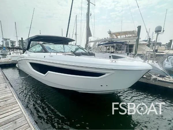 2021 Cruisers Yachts 38 GLS