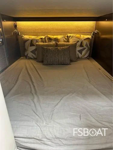 2021 Cruisers Yachts 38 GLS - Media 11