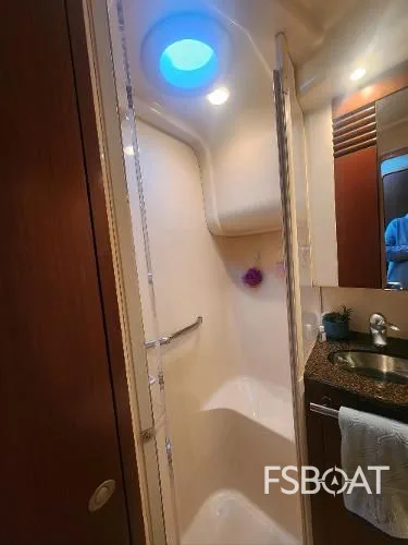 2006 Sea Ray 44 Sedan Bridge - Media 23