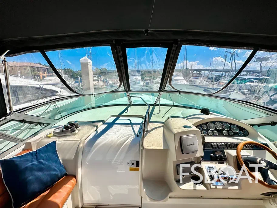 2000 Cruisers Yachts 3375 - Media 9
