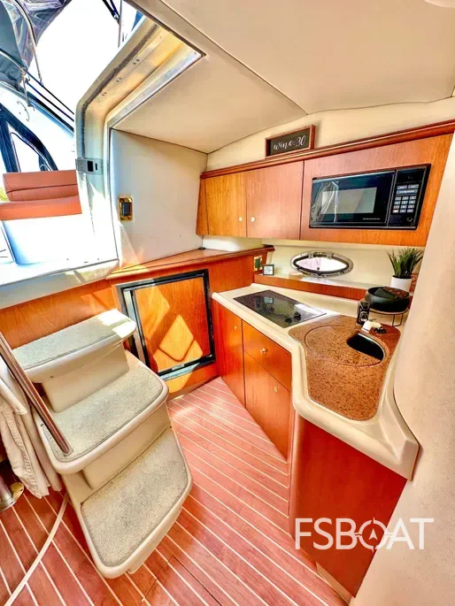 2000 Cruisers Yachts 3375 - Media 5